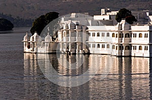 India, udaipur: Lake palace