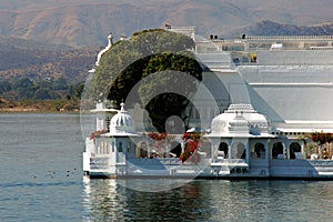 India, Udaipur: lake palace