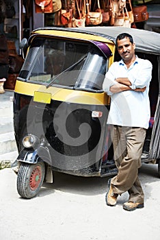 Indický rikša řidič muž 