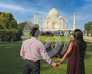 Indický držanie ruky zamilovaný krásny.. Valentín 