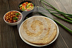Indian healthy vegan foods- chapatti and curries