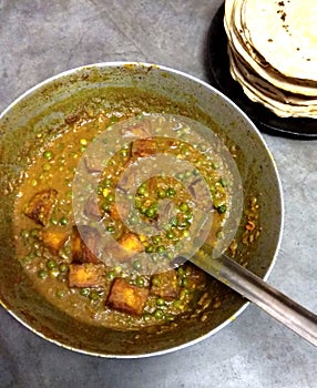 Indian Paneer masala with cheez and bread