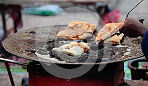 Indiano strade pasto ripieni fritto pane 