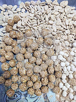 Indian sweet balls made up of sesame seeds and jaggery