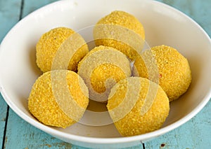Indian Sweet - Besan laddo