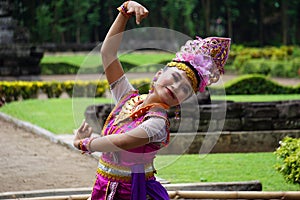 Indonesian dancers with traditional costumes are ready to perform to celebrate the World Dance Day