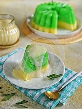 Indonesian desserts, Puding Lumut.