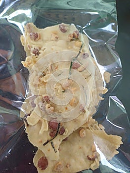 Indonesian peanut cracker