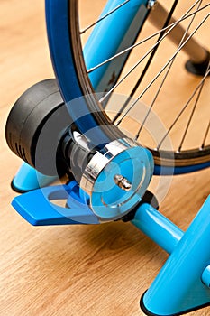 Indoor bike trainer