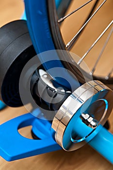 Indoor bike trainer