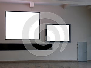 Indoor billboards with clipping path
