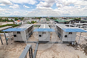 Industrail free-cooling chiller air conditioner on the rooftop