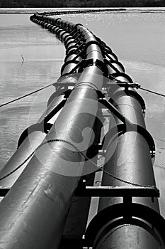 Industrial afloat pipelines