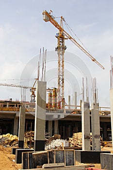 Industrial cranes, reinforced concrete structures