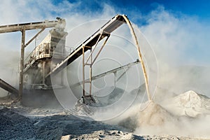 Industrial crusher - rock stone crushing machine