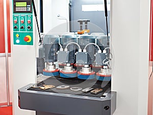 Deburring machine with discs