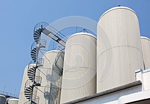 Industrial distillating columns