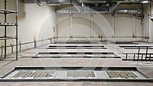 Industrial hall with ventilation and maintenance systems