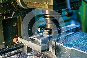 industrial metalworking cutting process by cnc milling cutter machine