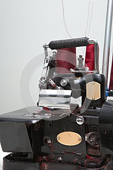 Industrial overlock machine