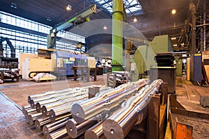 Industrial production of shafts for heavy industry