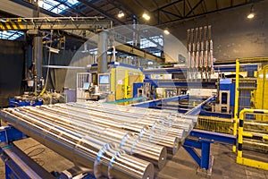 Industrial production of shafts for heavy industry