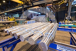 Industrial production of shafts for heavy industry