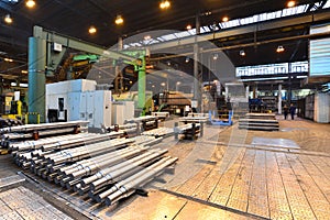 Industrial production of shafts for heavy industry