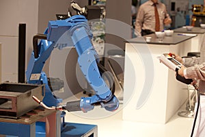 Industrial robot arm