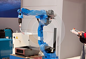 Industrial robot arm