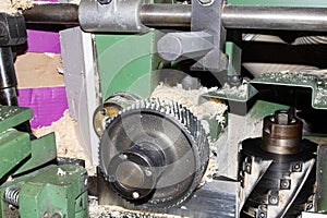 Industrial saw blade with serrations close up