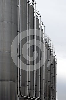 Industrial tanks or silos