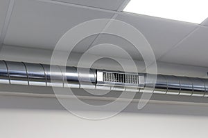 Vent and air ducts for air conditioning system