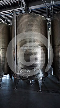 Industrial wine fermenter