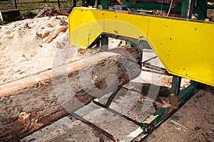 Industrial wood saw