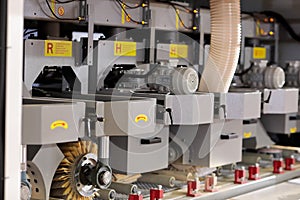 Industrial woodworking brush sanding machine