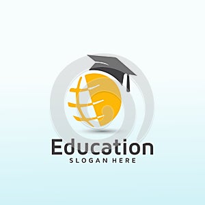 Industry professionals providing online education logo