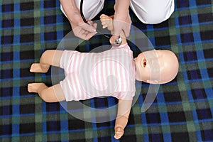 Infant pulse checking demonstration