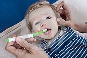 Infant teeth cleaning