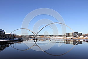 Infinity bridge reflection