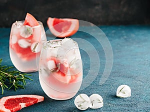 Infused detox water with grapefruit and rosemary