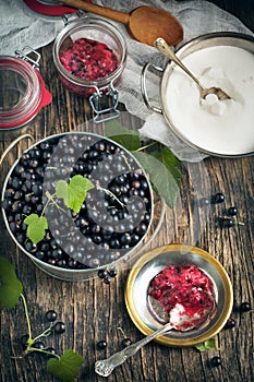 Ingredients for blackcurrant jam