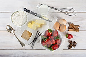 Ingredients to cook an strawberry cake