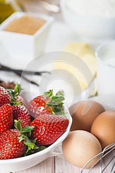 Ingredients to cook an strawberry cake