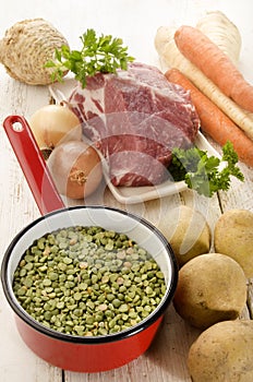 Ingredients to make split pea soup