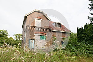 Inhabitable old house