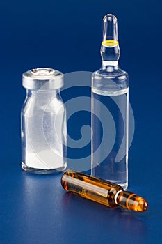 Injection vial and ampoule