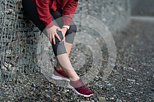 Injuries - sports running knee injury on woman
