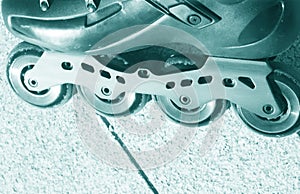 Inline freestyle roller skates