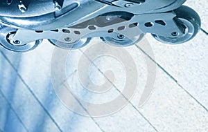 Inline freestyle roller skates